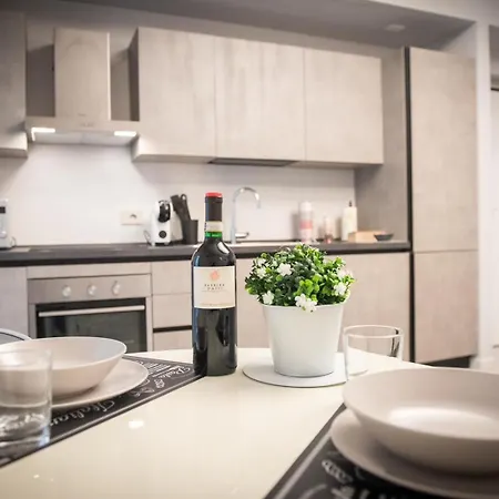 Elegante Bilocale-centro Torino-free Wifi * 토리노