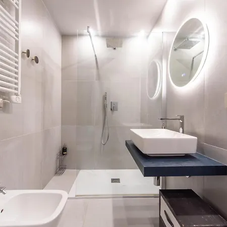 Apartamento Elegante Bilocale-centro Torino-free Wifi *