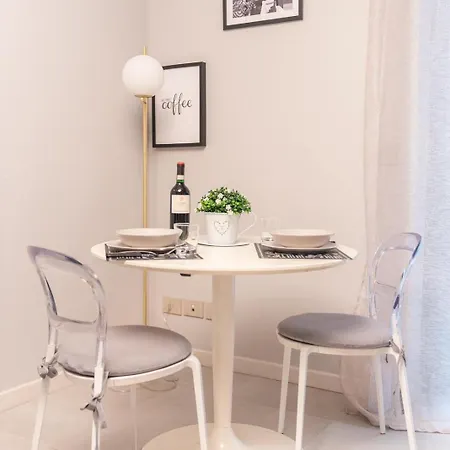 Apartamento Elegante Bilocale-centro Torino-free Wifi Turim