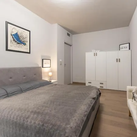 Elegante Bilocale-centro Torino-free Wifi Apartamento Turim